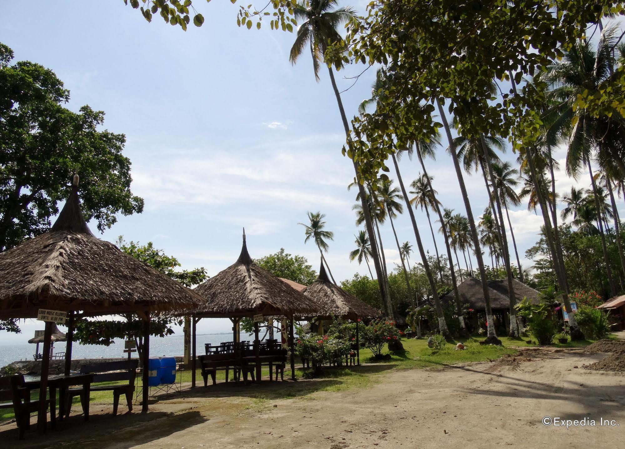 Punta Del Sol Araceli Beach Resort Samal Exterior photo